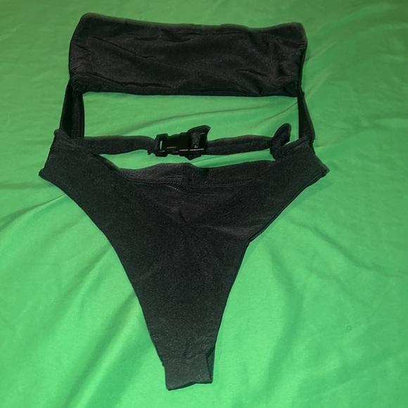 PrettyLittleThing Elegant Black Tube Swimsuit size 6 - Picture 3 of 8